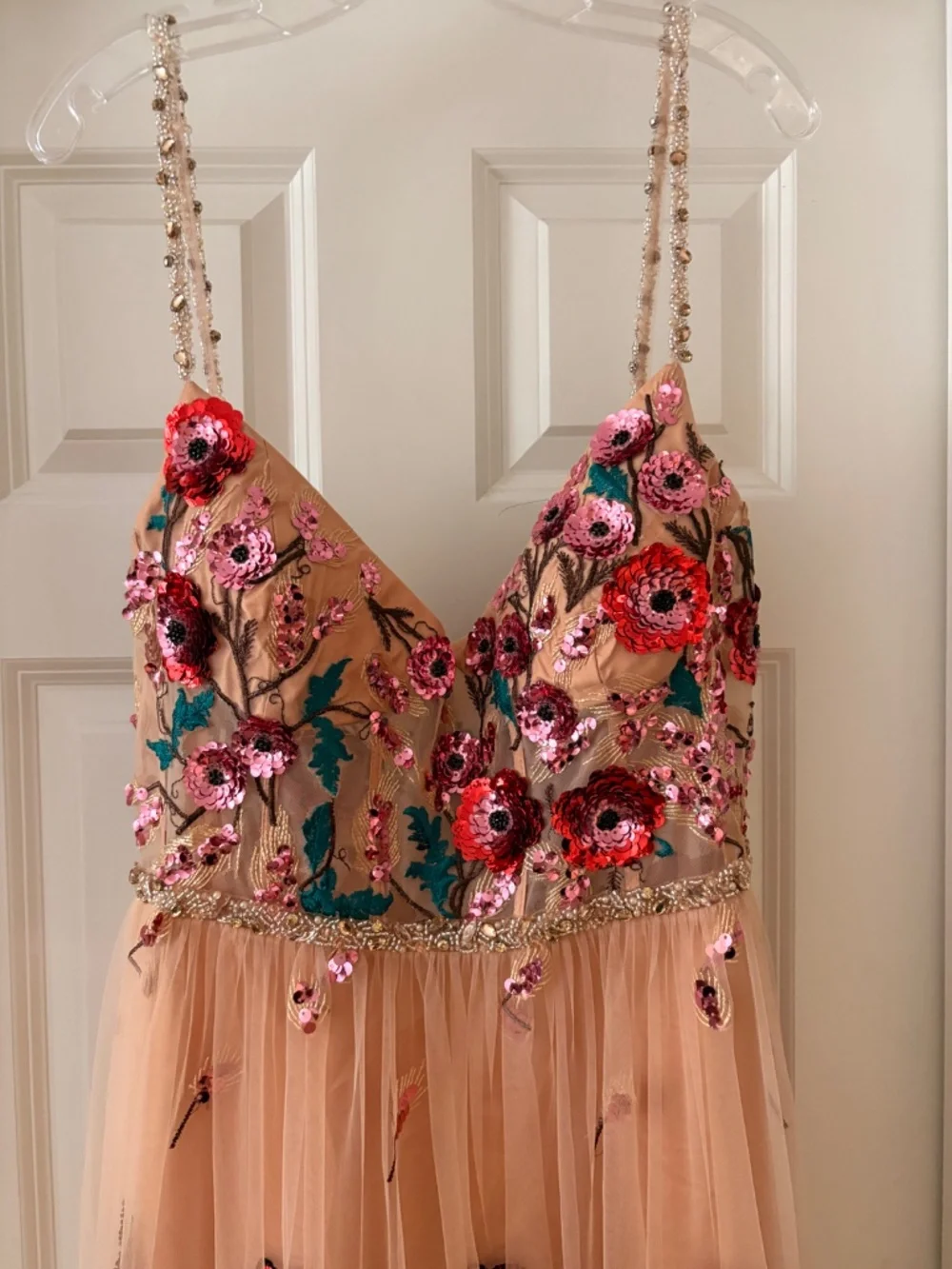 Mac Duggal Beige Embellished Floral Detail A Line Gown Size 16 - Picture 2 of 6